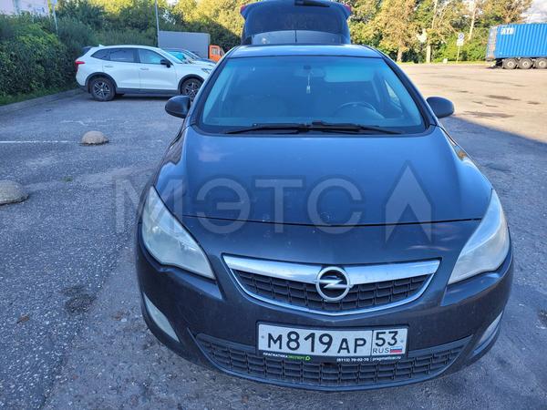 Opel Astra 2010, фото 2