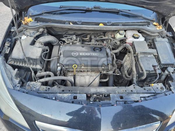 Opel Astra 2010, фото 20