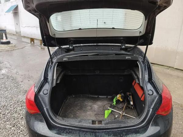Opel Astra 2014, фото 5