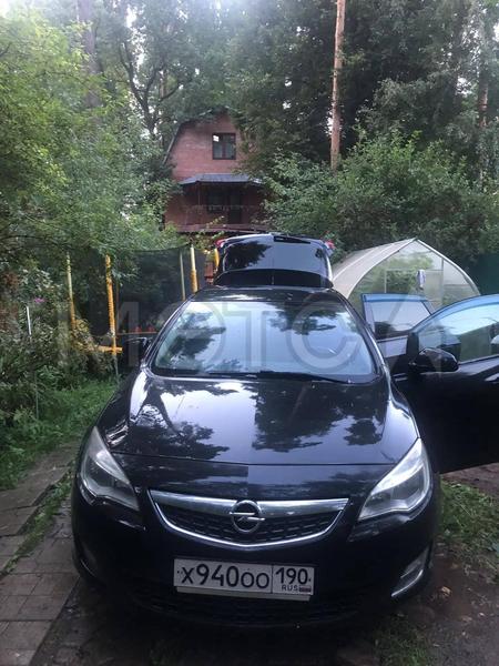 Opel Astra 2011, фото 2