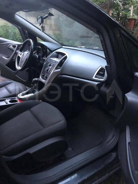 Opel Astra 2011, фото 13