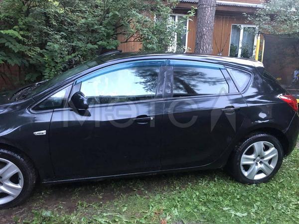 Opel Astra 2011, фото 3