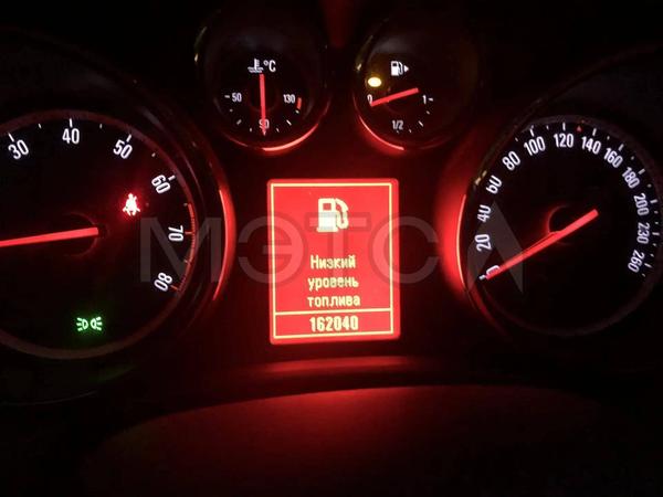 Opel Astra 2011, фото 10