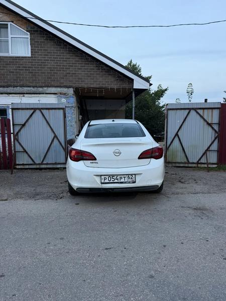 Opel Astra 2013, фото 4