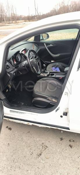 Opel Astra 2011, фото 4