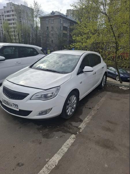 Opel Astra 2011, фото 2
