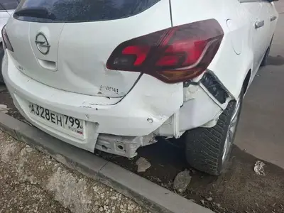 Opel Astra 2011 с торгов по банкротству, фото 1