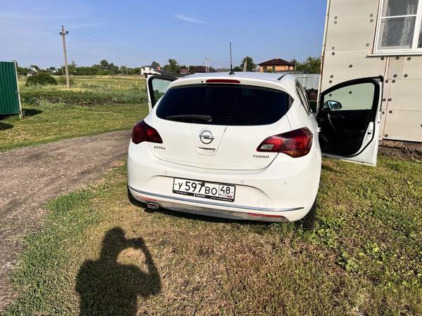 Opel Astra 2012, фото 4