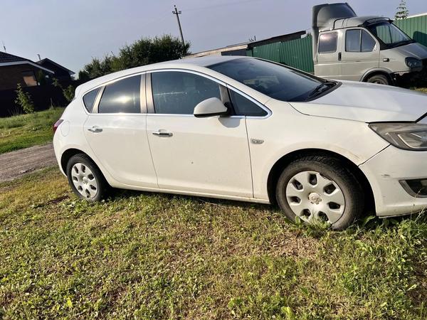 Opel Astra 2012, фото 3