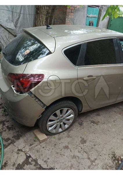 Opel Astra 2010, фото 8
