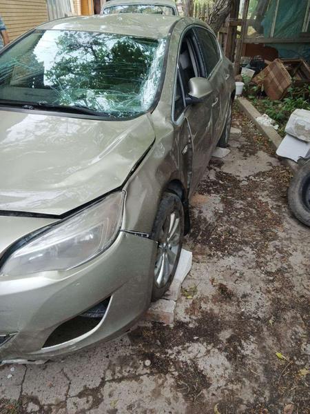 Opel Astra 2010, фото 14