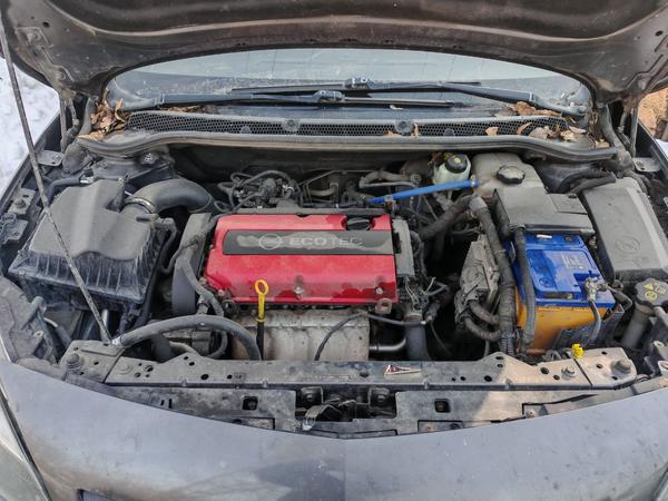 Opel Astra 2011, фото 2