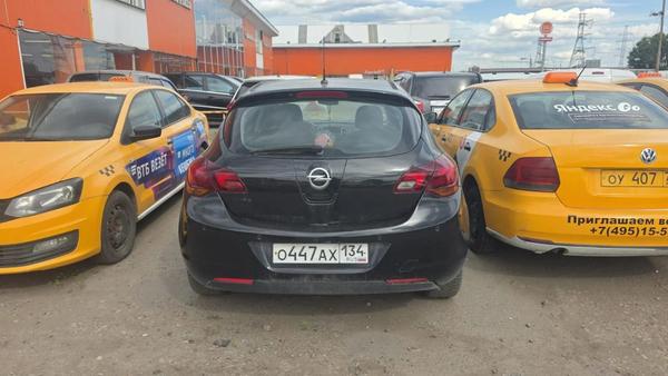 Opel Astra 2012, фото 3