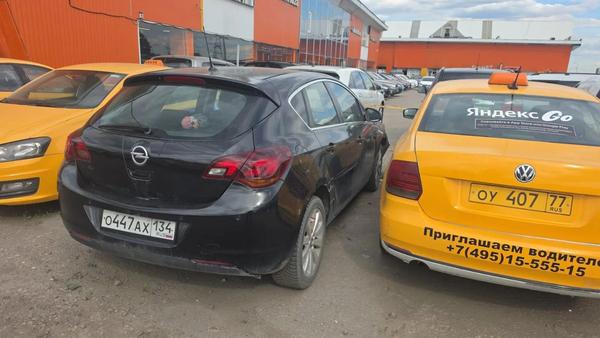 Opel Astra 2012, фото 2