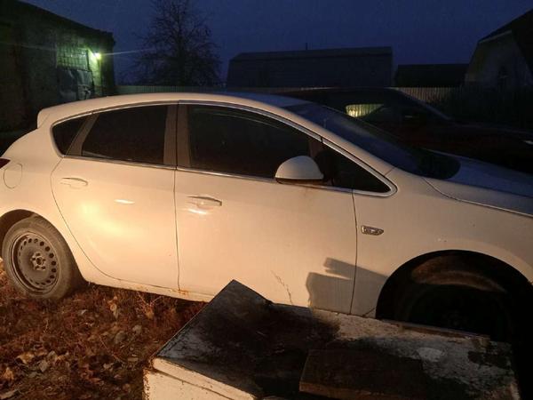 Opel Astra 2011, фото 2