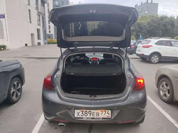 Opel Astra 2010, фото 11