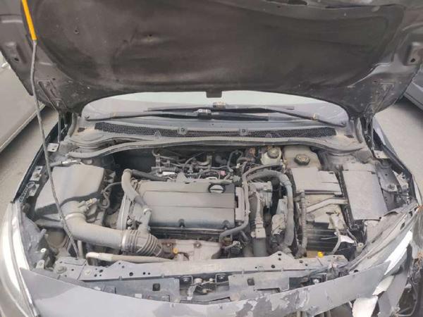 Opel Astra 2010, фото 19
