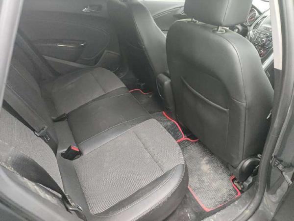 Opel Astra 2010, фото 27