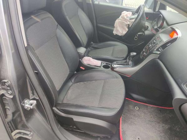 Opel Astra 2010, фото 13
