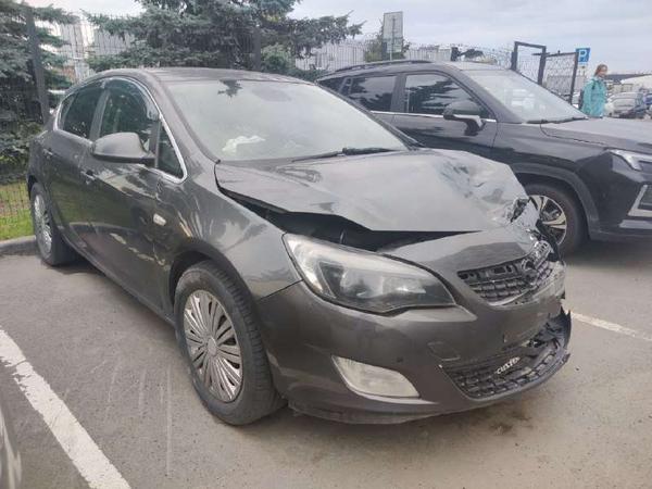 Opel Astra 2010, фото 15