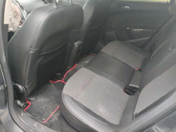 Opel Astra 2010, фото 28