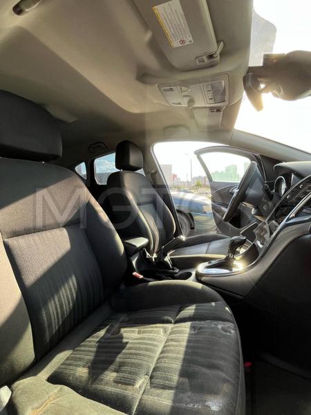 Opel Astra 2011, фото 10