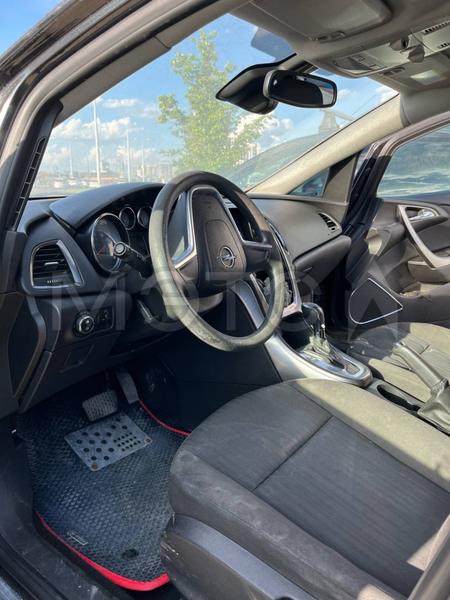 Opel Astra 2011, фото 8