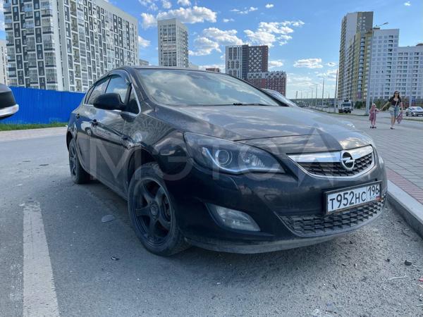 Opel Astra 2011, фото 3