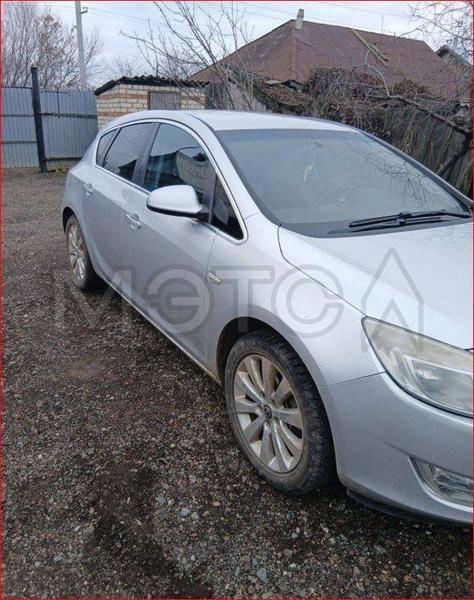 Opel Astra 2012, фото 2