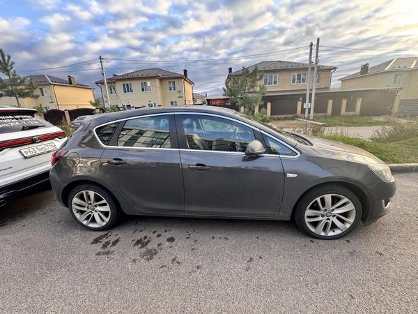 Opel Astra 2014, фото 3