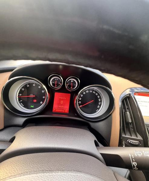 Opel Astra 2014, фото 2