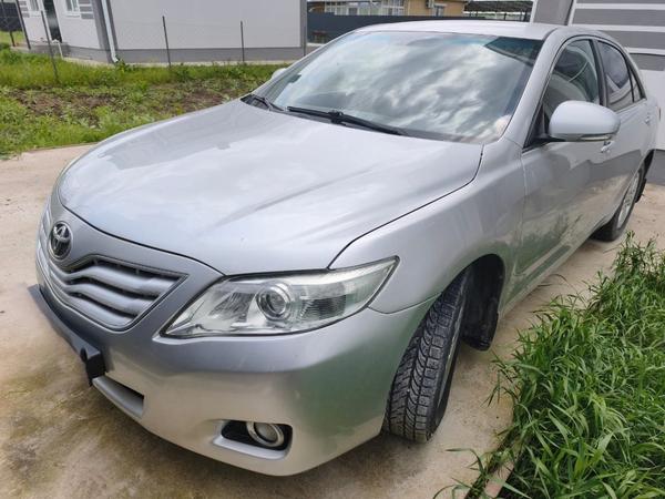 Toyota Camry 2010, фото 2