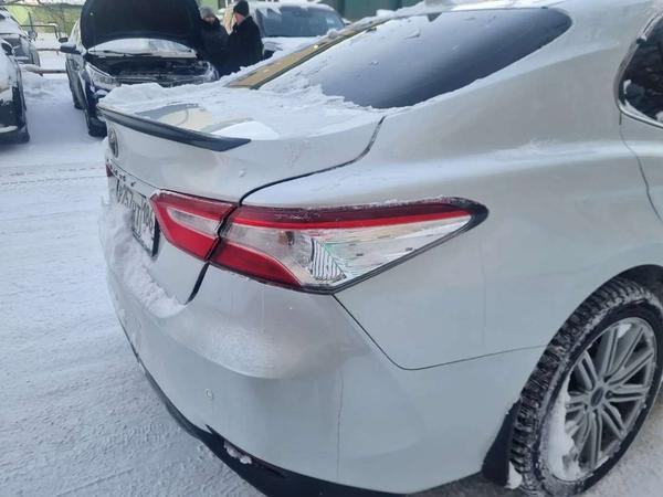 Toyota Camry 2021, фото 9
