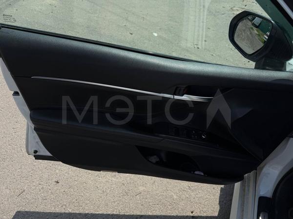 Toyota Camry 2021, фото 12