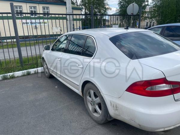 Skoda Superb 2010, фото 4