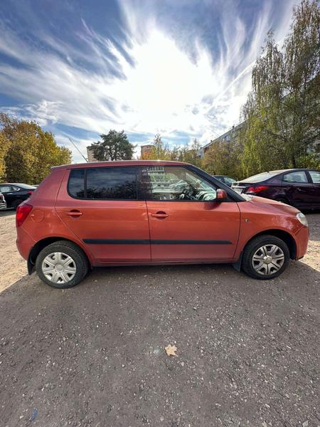 Skoda Fabia 2010, фото 3