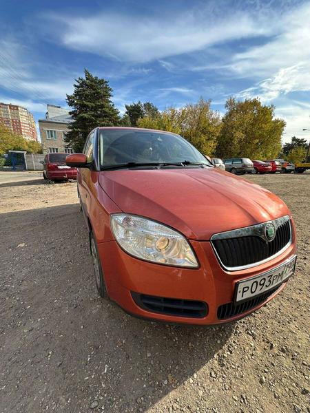 Skoda Fabia 2010, фото 2