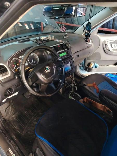 Skoda Fabia 2010, фото 8