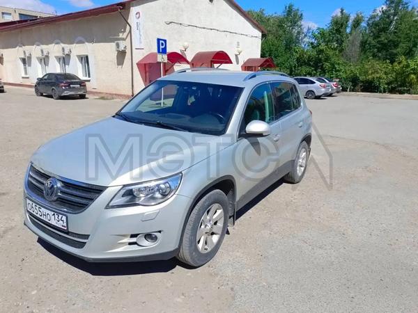 Volkswagen Tiguan 2010, фото 2