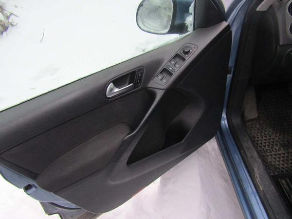 Volkswagen Tiguan 2011, фото 7