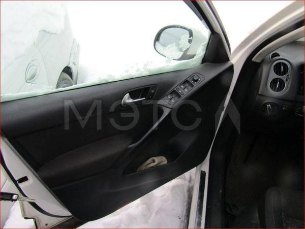 Volkswagen Tiguan 2012, фото 10