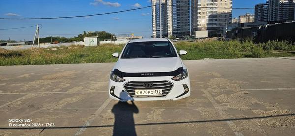 Hyundai Elantra 2018, фото 2