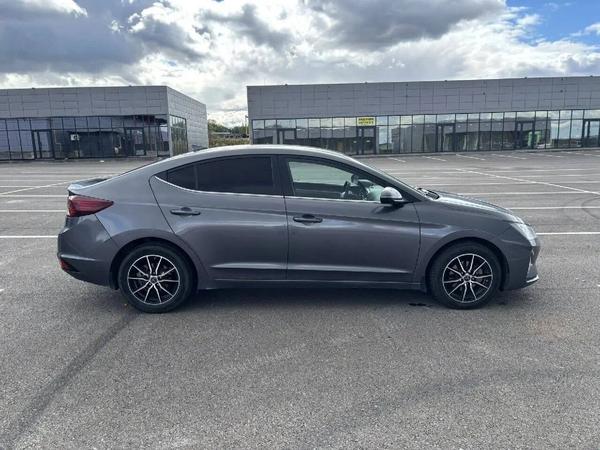 Hyundai Elantra 2019, фото 2