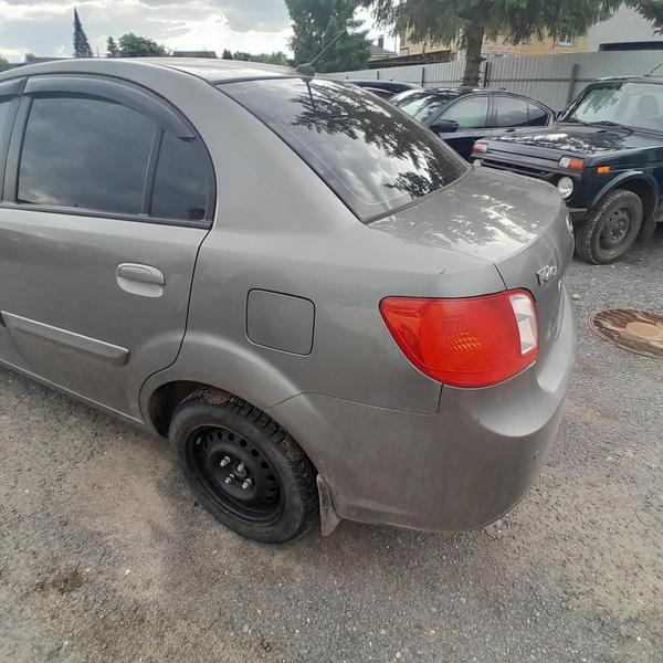 KIA Rio 2010, фото 8