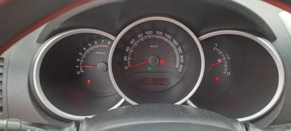 Kia Venga 2012, фото 23