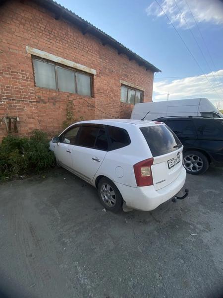 Kia Carens 2009, фото 16