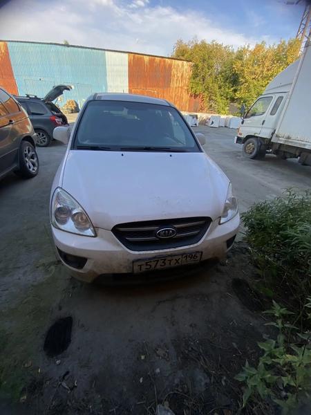 Kia Carens 2009, фото 2