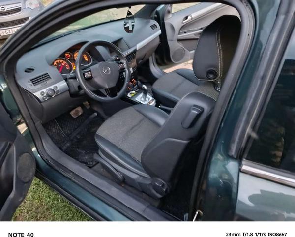 Opel Astra 2010, фото 4