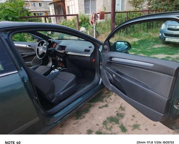 Opel Astra 2010, фото 3
