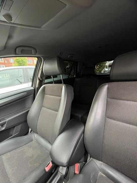 Opel Astra 2011, фото 10